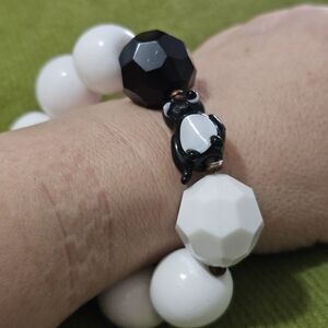 Chic Black and White Beaded Bracelet